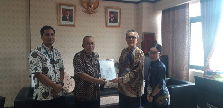 Penyerahan hasil Rapat Anggota Tahunan (RAT) ke-10 kepada Kementerian Koperasi dan UMKM