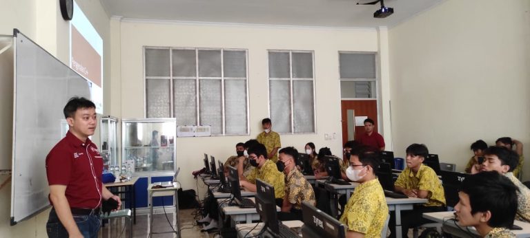 Mengadakan Workshop Di Sekolah Insan Teratai
