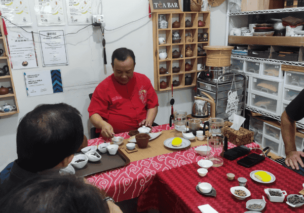 Bapak Widjaja, owner WiskTea