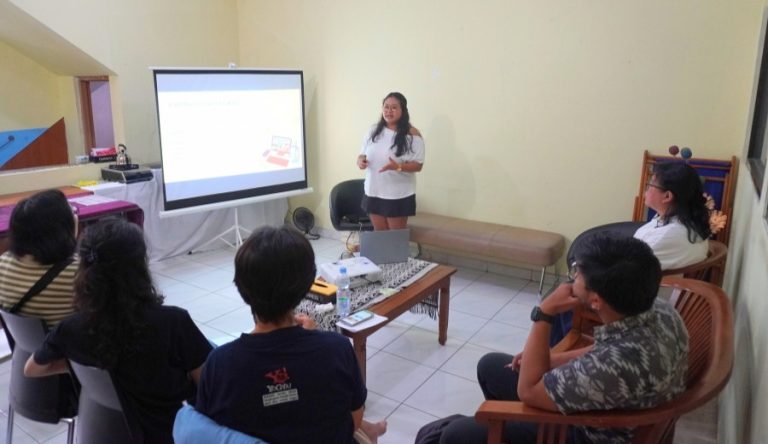 Fundamental Digital Marketing: Mulai Bisnismu di Media Sosial. Photo by Koperasi Maju