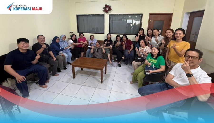 Mentor, Ken MP, dan peserta pelatihan & pendidikan Koperasi Maju: Praktik Membuat Design & Video di Canva Sampai Bisa!