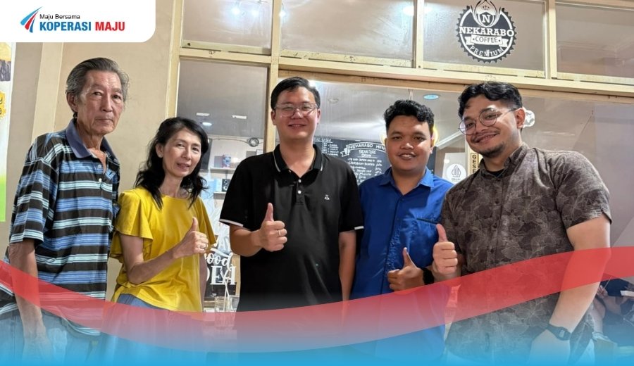 Bu Lidya dan Pak Djunaedi bertemu dengan Koperasi Maju