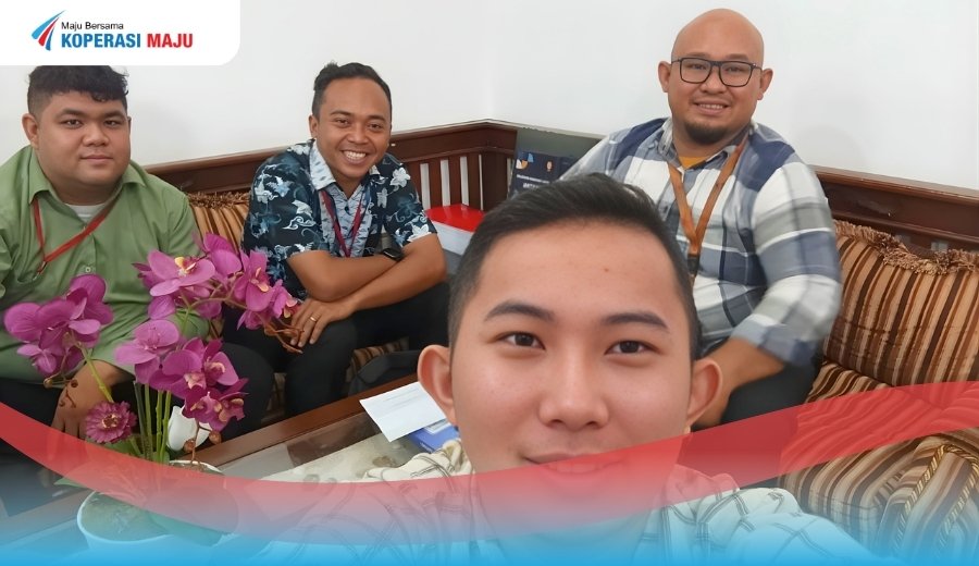 Tim Koperasi Maju bersama perwakilan SMK Buddhi Dharma