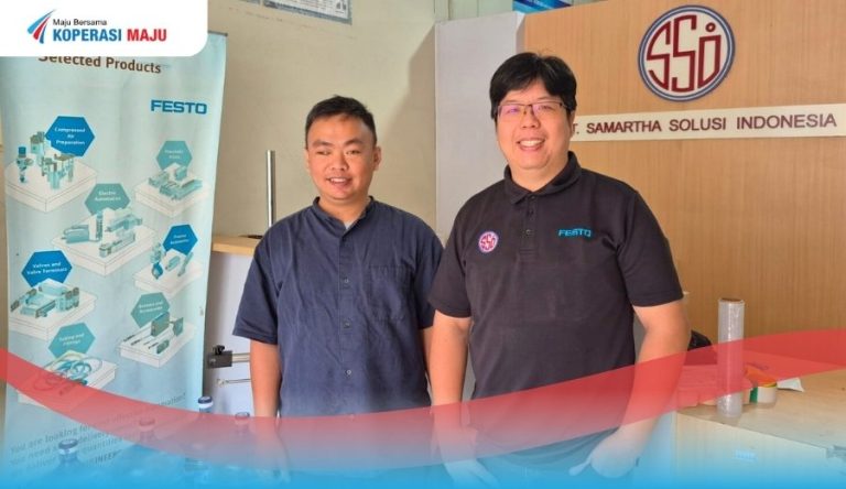 Tim Koperasi Maju dan Bapak Ariyamanggala A. Yaphet, owner bisnis PT Samartha Solusi Indonesia
