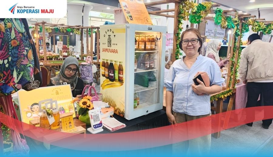 Anggota Koperasi Maju, Kalyani Chandra.