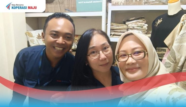 Pengelola Koperasi Maju bersama Ibu Riene Mahardiani, owner Zee Collection.